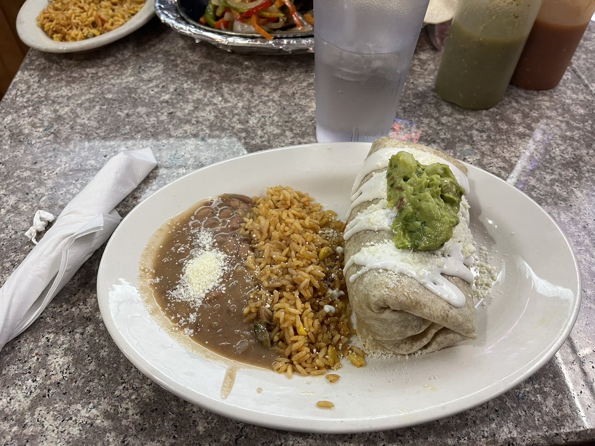 We fuel up our D1 curlers with only the best of the best!

El Limón Taqueria: 10/10