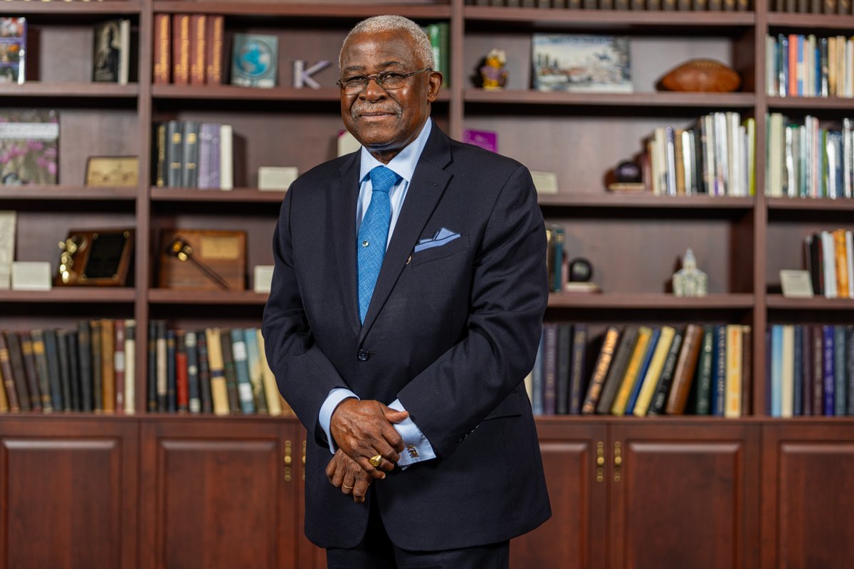KStateAlumni's tweet photo. An awards ceremony we'll never forget, congratulations Dr. Kanayo F. Nwanze '73, '75
#KStateAlumni #KansasStateUniversity #AlumniExcellence #KState https://t.co/iqYWb1Q64C