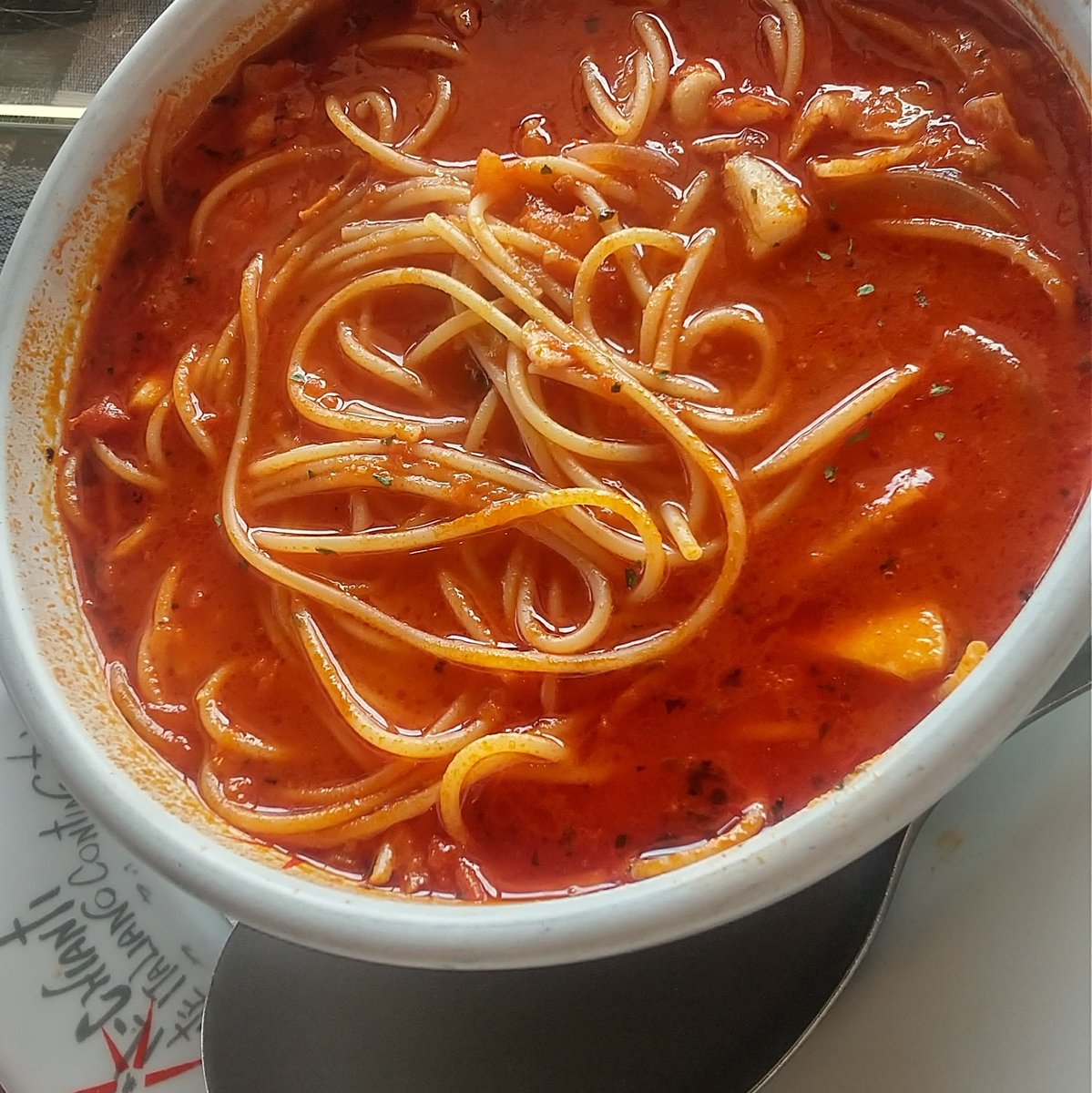 Ty4Hl's tweet photo. ひるめっしゃー
秋晴れテラスランチ
#真夜中のパスタ 🌶
#しらすマルゲリータピザ
#enosima #shonan #sea
#江ノ島 #iLCHANTIBEACHE https://t.co/XYVAXnjnsm
