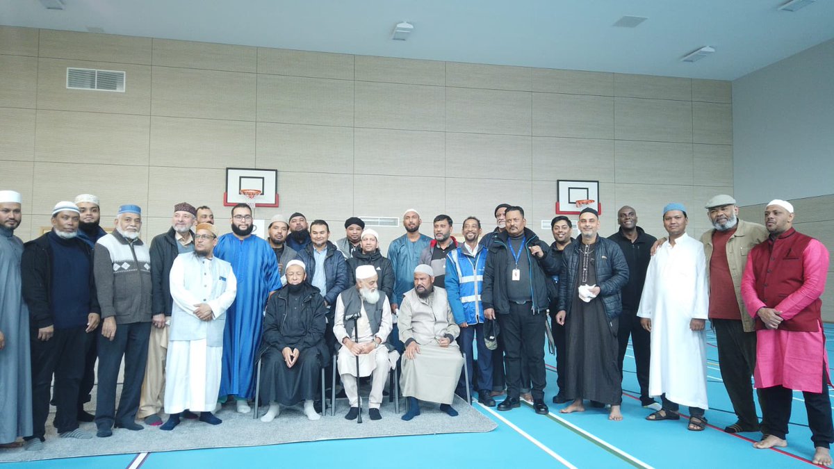 siddique761's tweet photo. Community Appreciation Award 
Organised by Harrow Road Mosque 

In Presence with  
Councillor Hamza Taouzalle 

Nominated 
Nuno Reis -City Inspector, Bali Md- Senior City Inspector , Ashik Ali - City Inspector, Sheik Chand &amp; Team - Marshal Manager, Mathew- Manager Jubilee Centre https://t.co/fVs0YaI23X