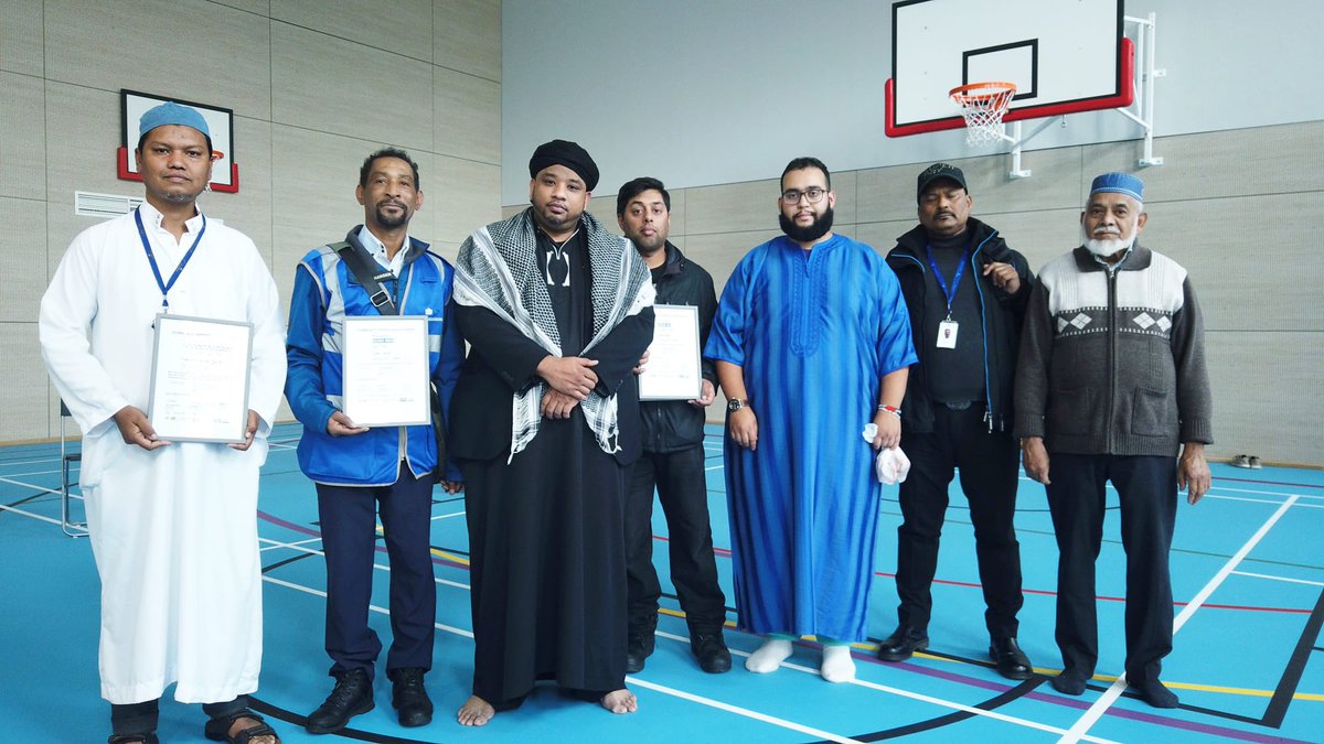 siddique761's tweet photo. Community Appreciation Award 
Organised by Harrow Road Mosque 

In Presence with  
Councillor Hamza Taouzalle 

Nominated 
Nuno Reis -City Inspector, Bali Md- Senior City Inspector , Ashik Ali - City Inspector, Sheik Chand &amp; Team - Marshal Manager, Mathew- Manager Jubilee Centre https://t.co/fVs0YaI23X