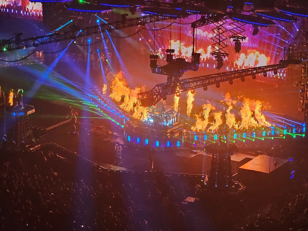 Wolffman96's tweet photo. Truly a spectacular show from world class performers. #Endofthe https://t.co/DyHhgLo75M