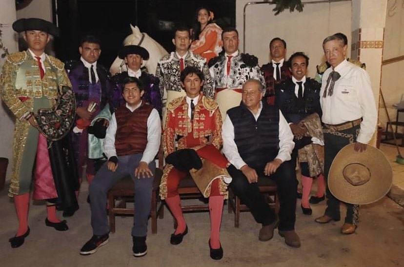 El cierre de una temporada exitosa. Noche histórica de una encerrona única a un novillero de gran futuro. QDRS.