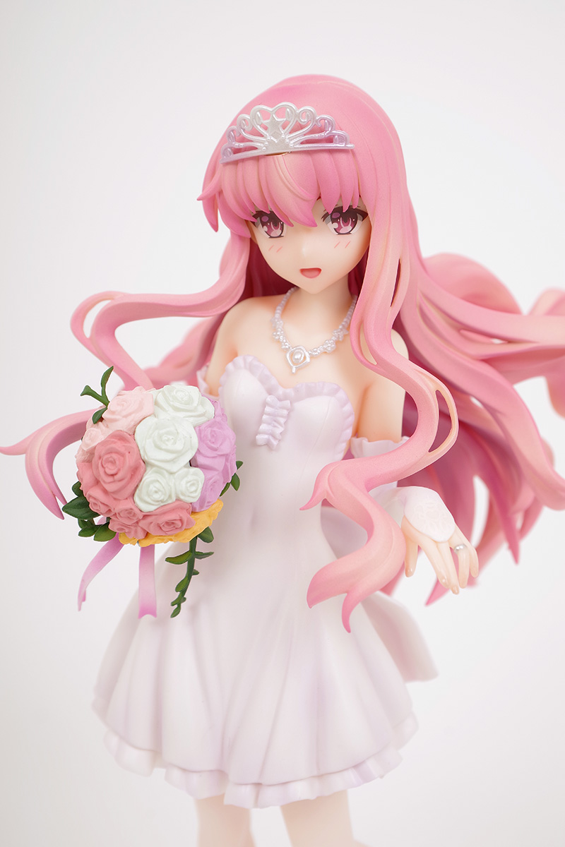 이젠 고전 애니가 되어버린 제로의 사역마의 주인공, 내 최애 캐릭터 루이즈. 피규어 받고 사진 찍었을 때 마치 딸내미 시집 보내는 느낌이랄까?...