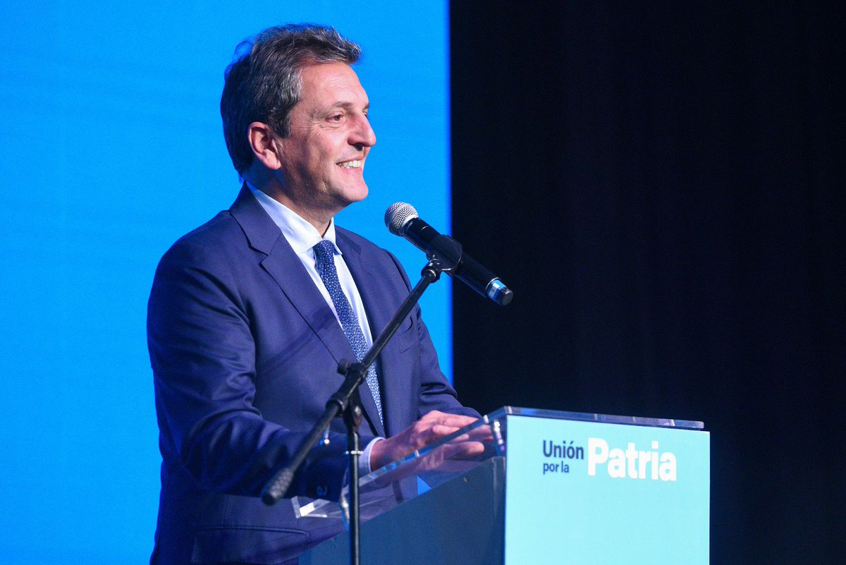 zabodice's tweet image. Por suerte me reconozco trabajador, no tengo disforia de clase. No me autopercibo jefe, patrón ni dueño. Por eso se vuelve fácil mi elección. 

Pero si a vos te cuesta más, pensá que en la reunión con tus amigos la vas a poder seguir troskeando, total en el cuarto oscuro nadie te…