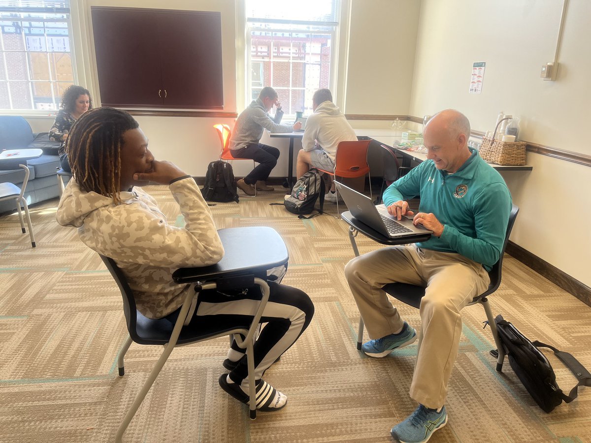 ccu_SAAS's tweet photo. Advising Days ✅

Thank you @ccu_advising for taking the time to meet with our student-athletes and plan for the spring semester! 

Consider spring advising holds LIFTED 👏 #priorityregistration #studentathlete #advising https://t.co/d3Vd1E0q0f