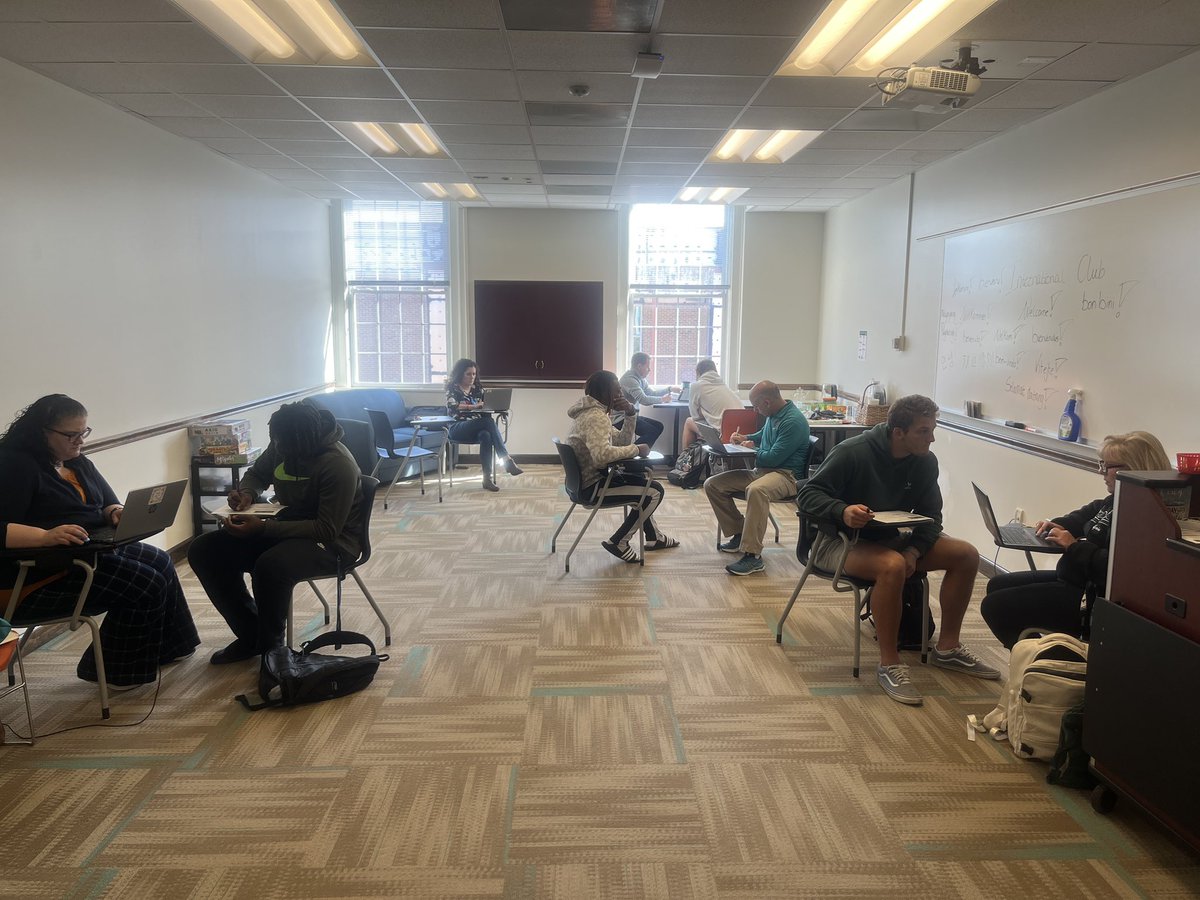ccu_SAAS's tweet photo. Advising Days ✅

Thank you @ccu_advising for taking the time to meet with our student-athletes and plan for the spring semester! 

Consider spring advising holds LIFTED 👏 #priorityregistration #studentathlete #advising https://t.co/d3Vd1E0q0f