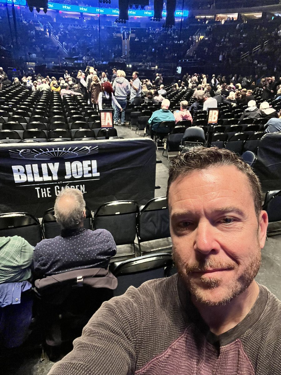 KRO3172's tweet photo. Let’s go!! #BillyJoelMSG @billyjoel https://t.co/OciK4pcAzc