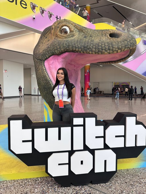TwitchCon Day 1 @Twitch https://t.co/4HLFQQfQsJ<a class="tags" target="_blank" title="On Twitter" href="/?out=eyJ0eXAiOiJKV1QiLCJhbGciOiJIUzUxMiJ9.eyJpYXQiOjE3MTk2NjU5NzgsImlzcyI6InR3cG9ybnN0YXJzLmNvbSIsIm5iZiI6MTcxOTY2NTk3OCwiZXhwIjoxNzUxMjAxOTc4LCJyZWRpcmVjdF91cmwiOiJodHRwczovL3R3aXR0ZXIuY29tL1R3aXRjaCJ9.Ade6rysPB3wGACYYpjXaCoypicEvFsIM5_G2hOL_4Fkkj1Vkrm9kqlWtcldikcYky3t7PbIaT6FWK9p5dlQCCw">@Twitch</a>