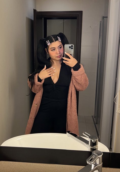 Do ponytails suit me? https://t.co/3Fofw5rDiX