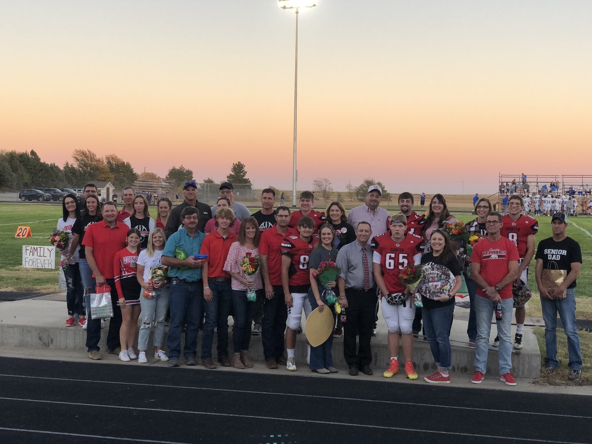 Quinter High School celebrated Parent’s Night tonight by recognizing the parents of all football and cross country senior team members. Thank you parents for your continued support of our programs and thank you seniors for your leadership.
