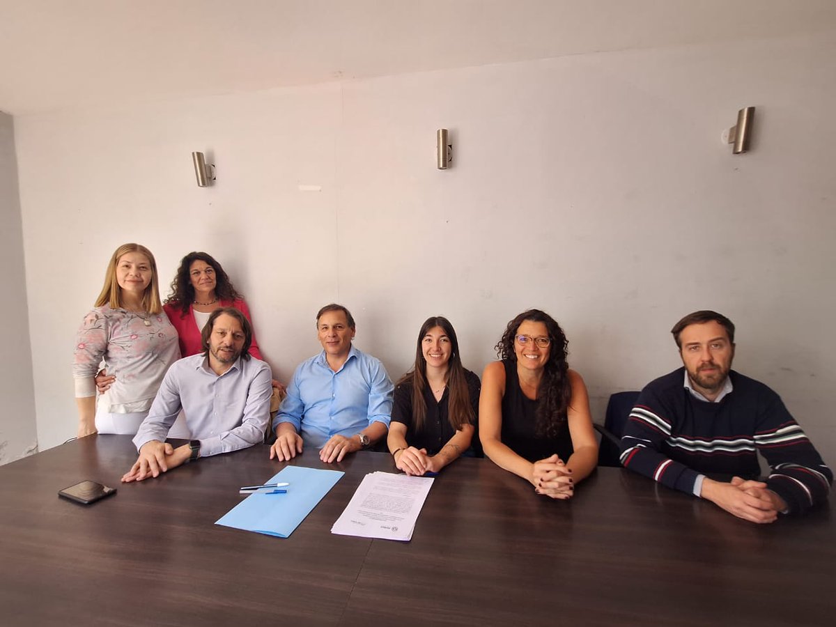 XUMEKDDHH's tweet photo. El día 19 de octubre, firmamos con la Defensoría del Pueblo de San Luis, el convenio de colaboración entre ambas instituciones y sus dos actas complementarias. https://t.co/ipWrcZqF7Y
