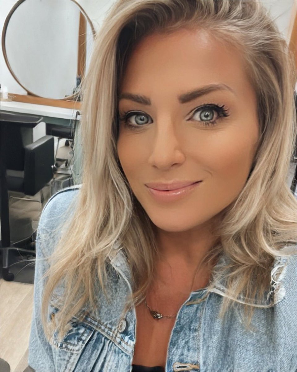 Emily ™ tweet media