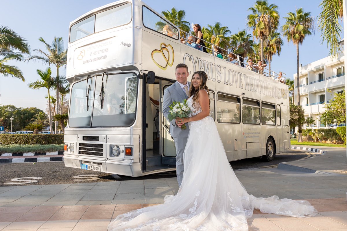 ltashaxx's tweet photo. First tweet as a WIFE!🫨💍
… 1st Selfie as a WIFEY ft. A few of our  Wedding photos😍🥹🤳🏽🌴🤍 #Ayianapa2023 #septemberbride2023 
#Napacomedown #magicalwedding #cloud9 @Kingcoxy96 ❤️ https://t.co/K8d7UmoyVr