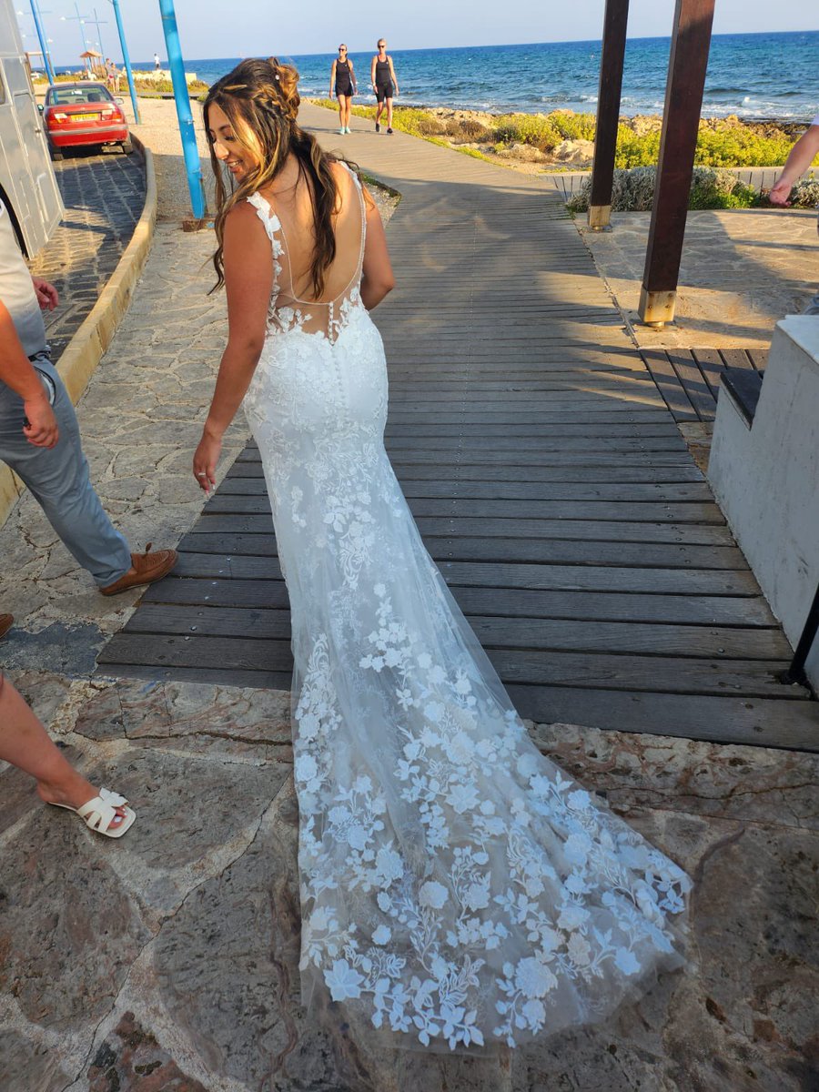 ltashaxx's tweet photo. First tweet as a WIFE!🫨💍
… 1st Selfie as a WIFEY ft. A few of our  Wedding photos😍🥹🤳🏽🌴🤍 #Ayianapa2023 #septemberbride2023 
#Napacomedown #magicalwedding #cloud9 @Kingcoxy96 ❤️ https://t.co/K8d7UmoyVr
