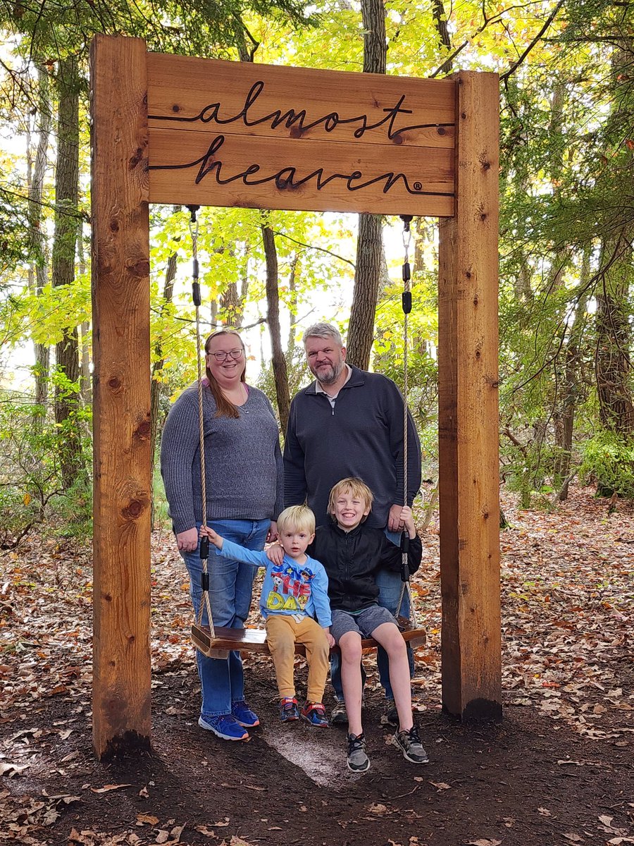 KimVBerg's tweet photo. A little nature can go a long way in stress relief. #CoopersRock #AlmostHeaven #RoadTrip #Family https://t.co/Mt8eiLKqsQ