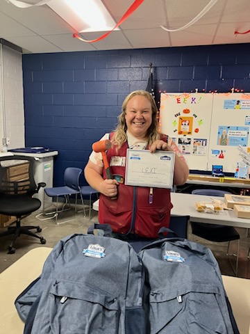 Lora Gibson tweet media