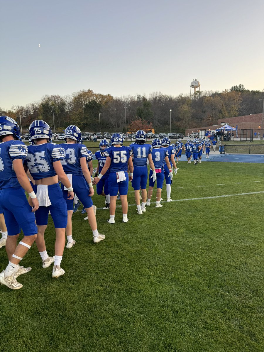 VMFootball_'s tweet photo. The Dawgs are READY!! #RollDawgs #TEAM #2APlayoffs https://t.co/u74hZDzIf9