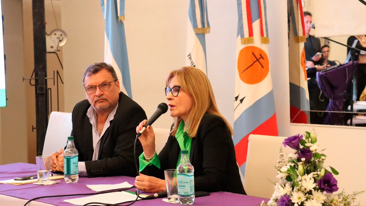 Asistí al XIV Congreso Provincial, Político Educativo organizado por la Asociación de Docentes Correntinos.

Durante dos jornadas, se trabajaron en torno a propuestas y reflexiones sobre la situación actual y futura de los docentes.

¡La educación es una tarea de todos!