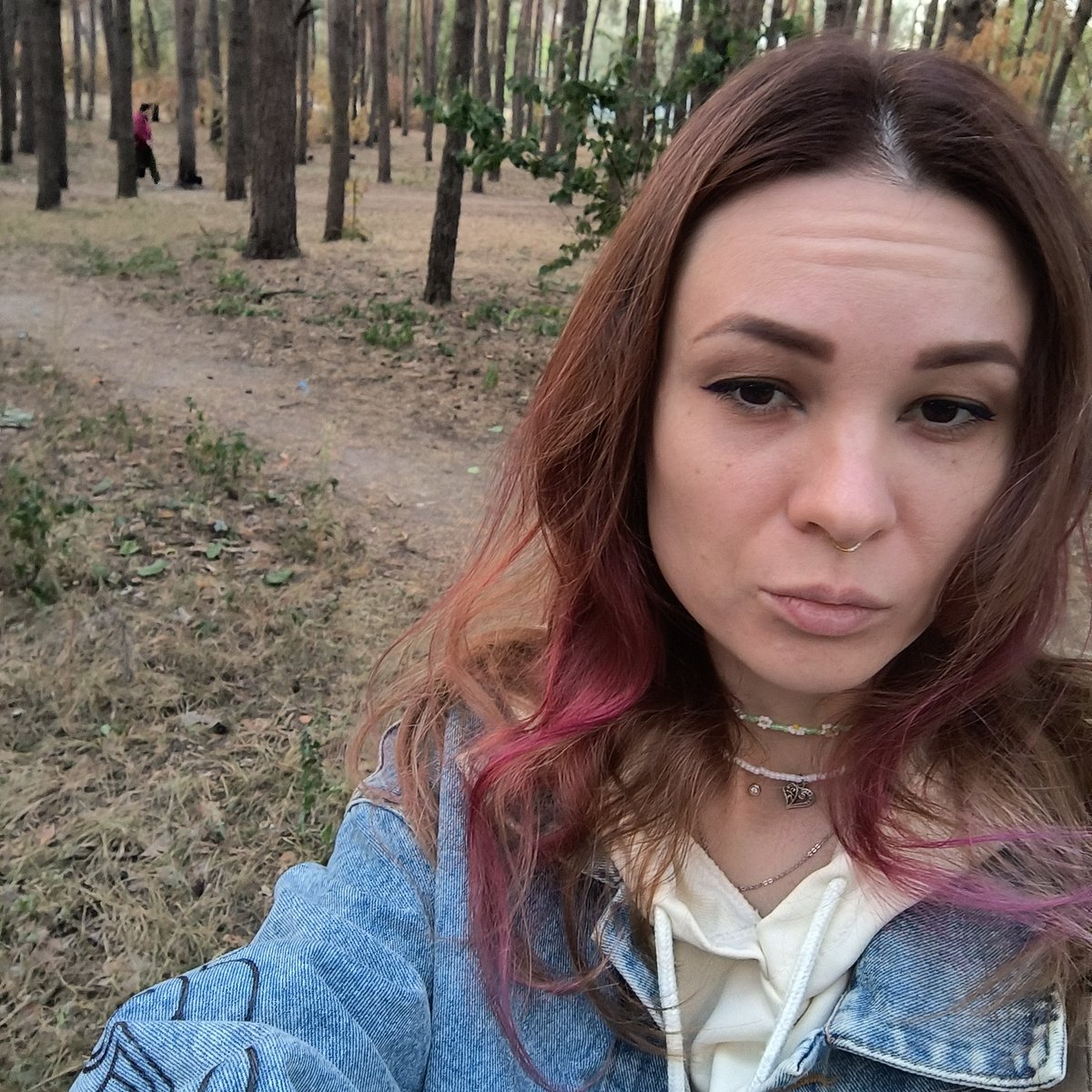 Marysky36's tweet photo. I love autumn 🍂🍁and walks in the fresh air 🌤🫧💚 https://t.co/nzXGONoMiu