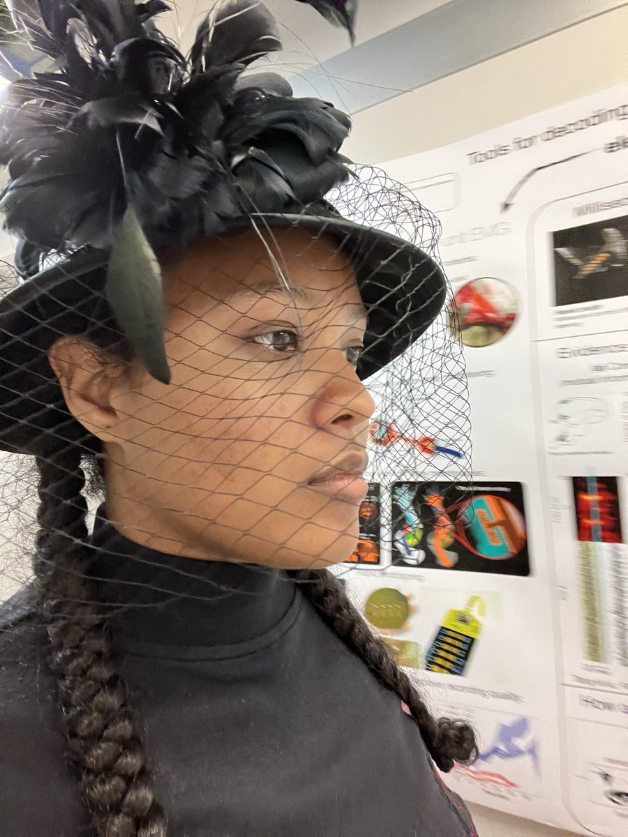 jarildy's tweet image. today, Emory’s biology department had our monthly Third Fridays Social Hour and this week was Halloween themed! I dressed up as the funeral of “Past Projects” 😂

I handed out programs and everything 😂
