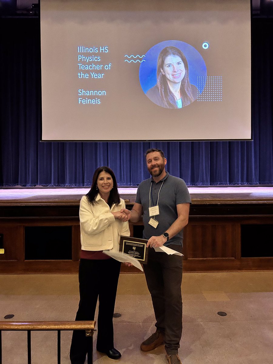 IllinoisSecAAPT's tweet photo. High School Teacher of the Year and Distinguished Service Awards Congratulations @FeineisPhysics @msruggerio https://t.co/9CWZjn1jWh