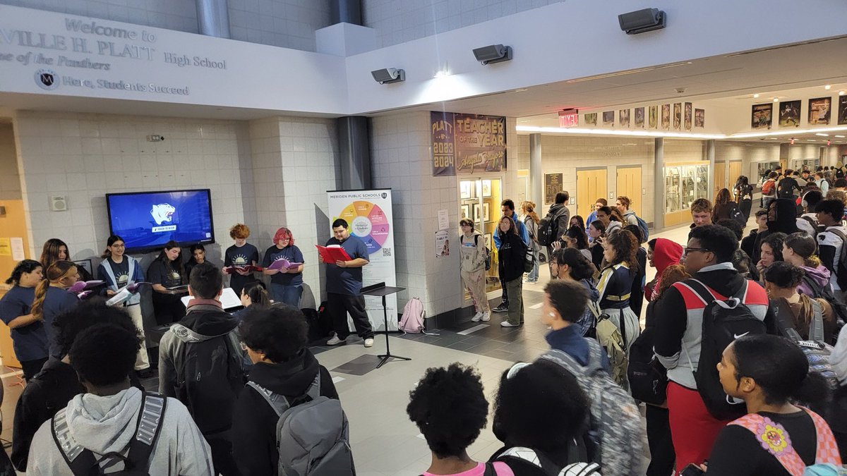 This morning Platt’s Morning Choir performed a pre-school concert for all of the students and faculty entering the building! What a great way to end the week!