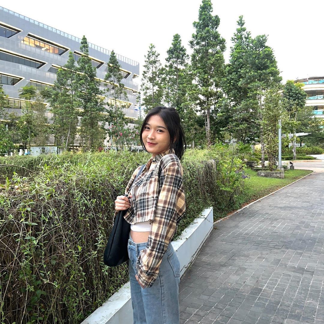 Selamat pagi sahabat-sahabatku yang tetap berangkat mencari uang saku di hari sabtu ☺️🙏🏻

Yuk semangat hari ini, sesemangat melihat <a href="/C_OnielJKT48/">onyil🤓</a> kak ci bu bos oshiku yang cuman satu itu 🫶🏻🫶🏻