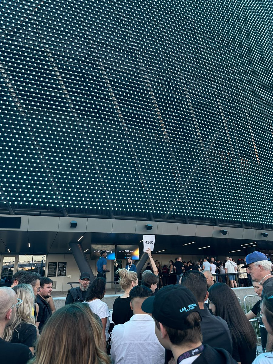 BarryMuldowney's tweet photo. $2billion LED venue. Paper still wins. #TheSphere https://t.co/GvbkyxchdX