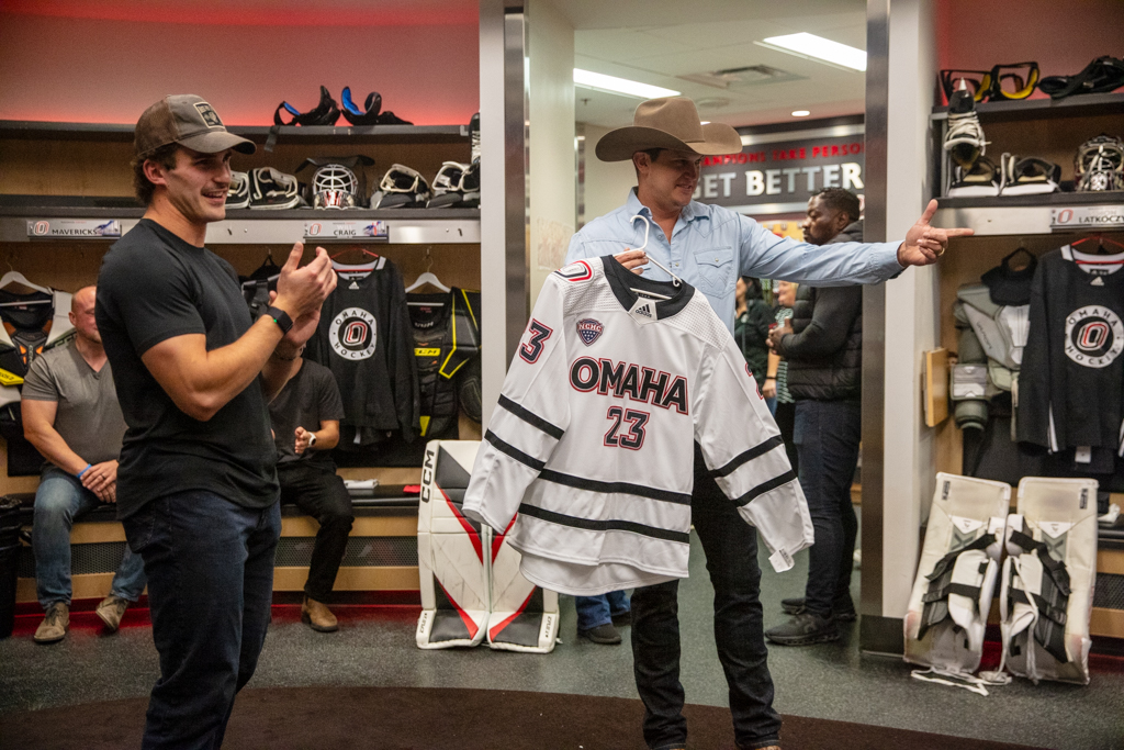 It's a Pardi at Baxter🤠

Welcome to Omaha <a href="/JonPardi/">Jon Pardi</a>!

#OmahaHKY