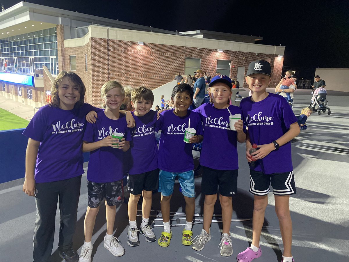 MsNewcombsClass's tweet photo. Stadium Night for McClure!! Loved seeing a lot of our kiddos tonight!❤️🩵 https://t.co/1Vd48nUGqf