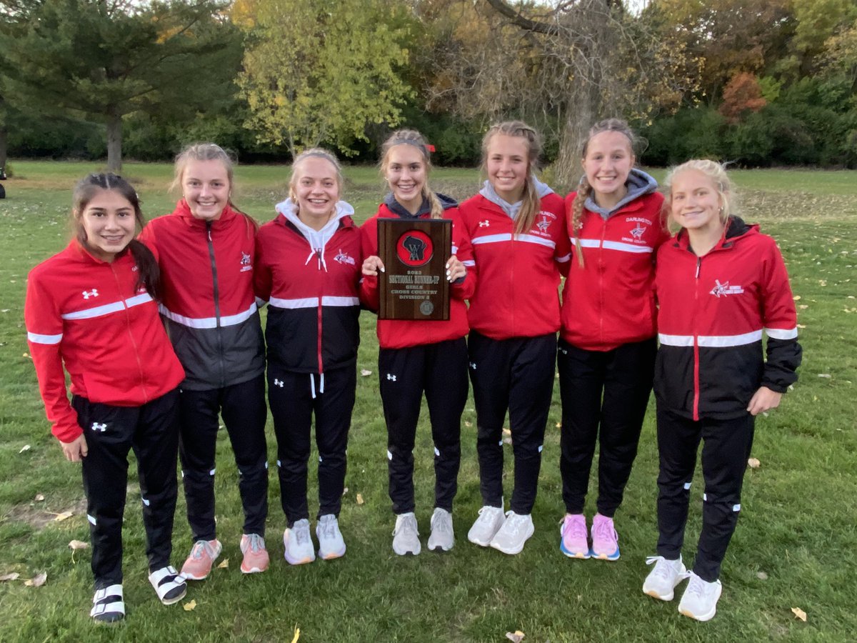 k_miehe's tweet photo. Darlington girls XC State Bound! https://t.co/GPjDiBuCEk