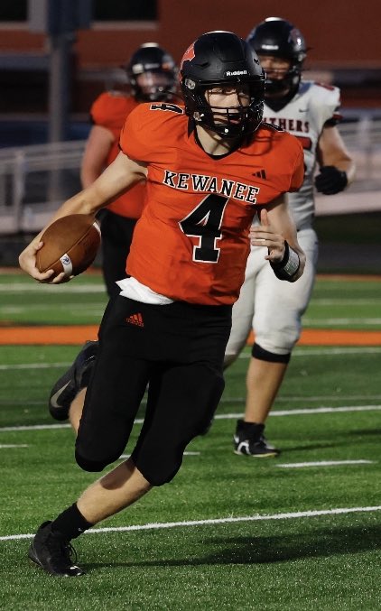 KHSBoilermakers's tweet photo. CONGRATULATIONS to @brady_clark_ for breaking the Kewanee Football All-Time scoring record!

The former record was set by 1916 KHS graduate Nels Fuglsang with 212 points.

Brady has scored points receiving, rushing, PAT’s, 2 pt. conversions, field goals and interception returns. https://t.co/dEAwTdNNM4