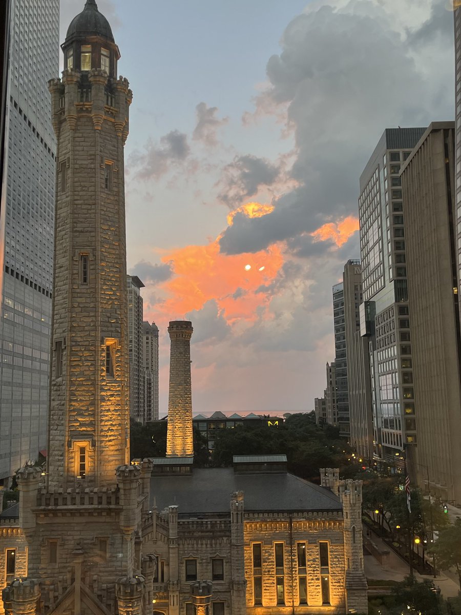 bethsouthloop's tweet photo. @nomadicmatt Chicago! https://t.co/uKEsjJGpac