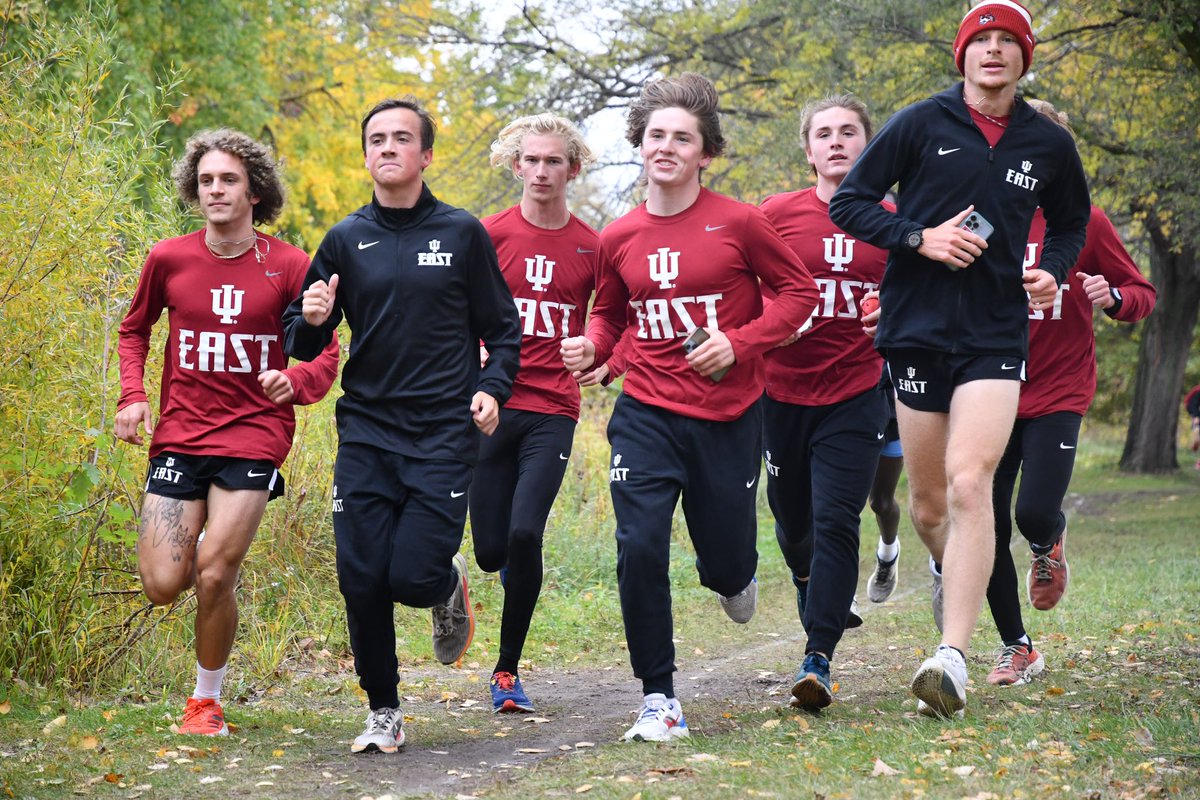 IUE_TFXC's tweet photo. Starting Line/Pre Race! 

#PackDistance https://t.co/HVeu6DnSb0