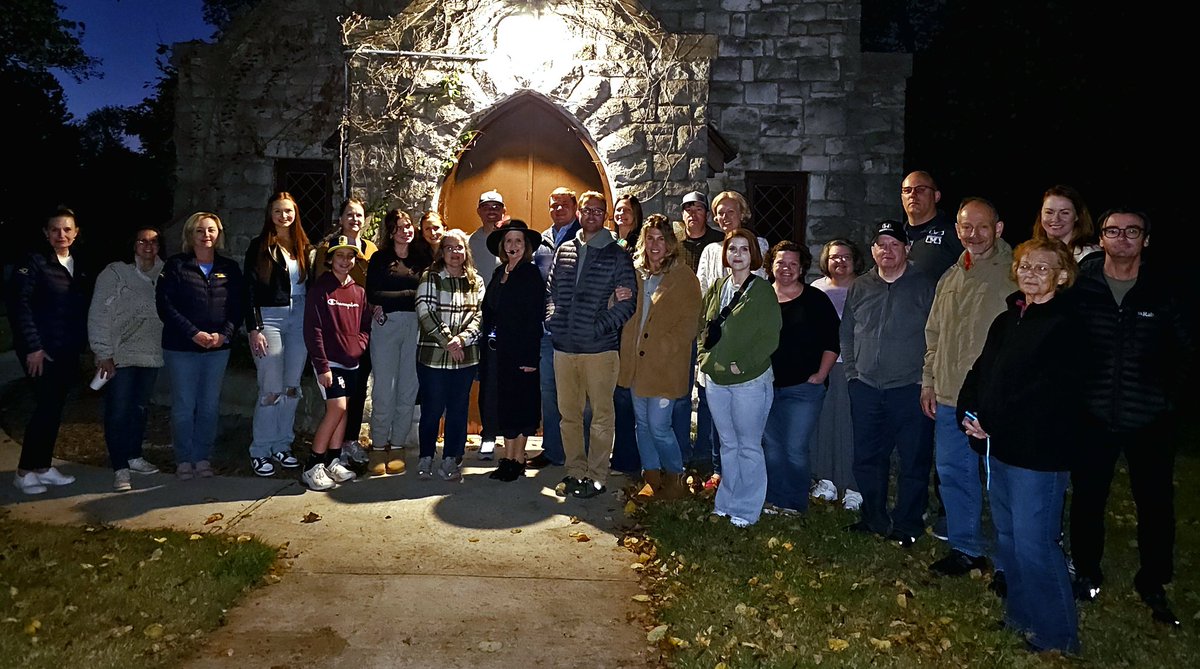 unseenbg's tweet photo. And would you look at that... Another fantastic UnSeen tour in the books! 

The Murder Mansion had a BLAST on October 20th! We love to SEE everyone come out for UnSeen #bg #bgky #unseenbg #tours #grouptour #kentucky #fallevent #history #walkingtours https://t.co/qblNqmXsMF