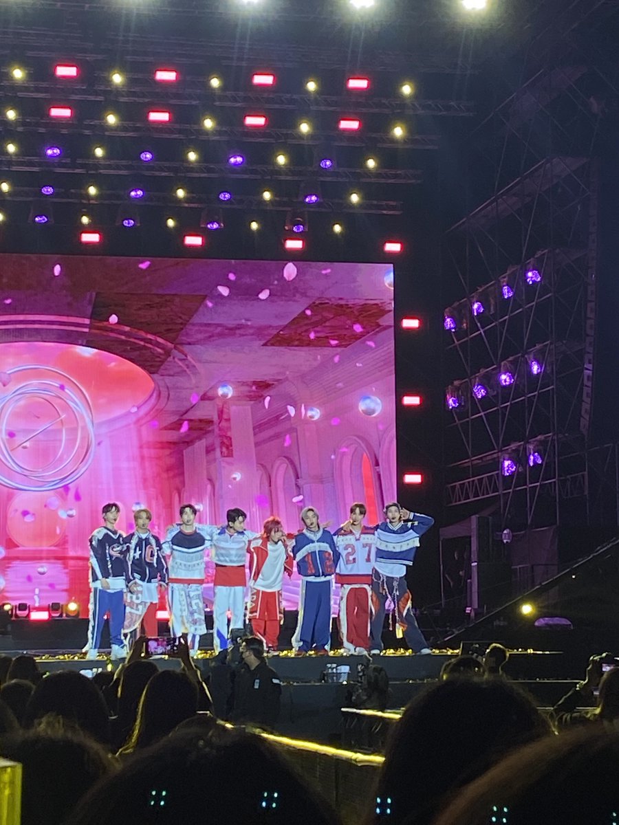 gossong's tweet photo. oooh how i miss these dorkssss a lot 🩷 https://t.co/F5yEmIkXct
