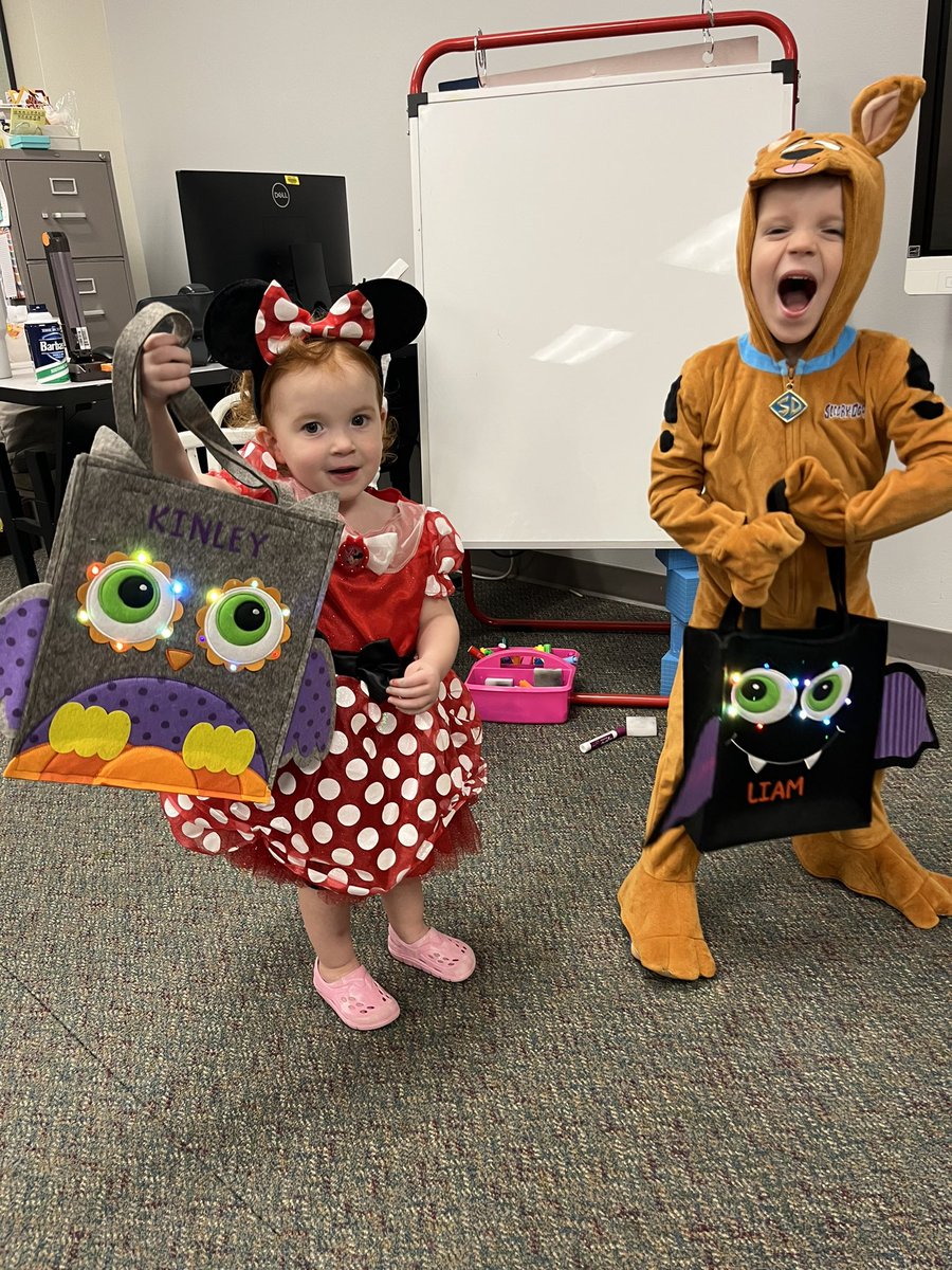 MrsViard's tweet image. Hayes Trunk or Treat!!! Thank you PTA for a fun filled night!! #hayeshawks