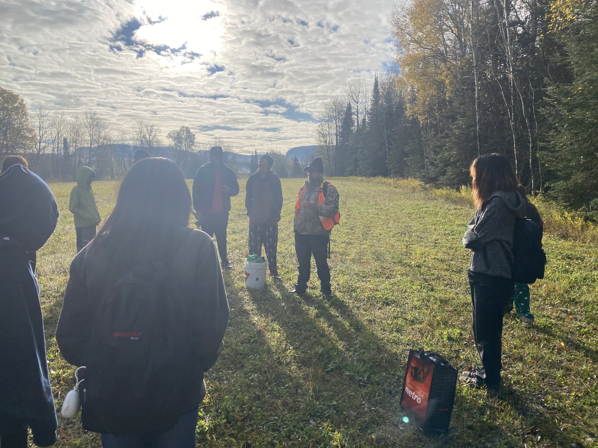 LisaMactbay's tweet photo. KZ Lodge grateful to have spent a gorgeous morning learning from the land. Huge thank you goes out to @darrenlentz1 for sharing his special space with our students. A truly fantastic partnership and perfect way to end our week! #learningfromtheland #boreal #trees https://t.co/xYNASWsA53