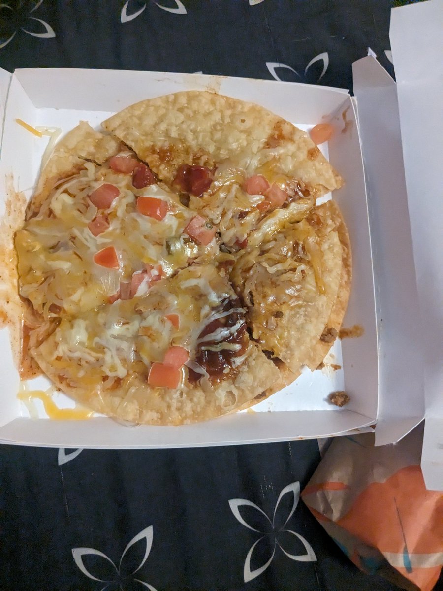 Obsidiancomm's tweet photo. Went to @tacobell craving #mexicanpizza and well, shame on you @tacobell look at this. Never again. #shameonyou #MexicanPizzaFail https://t.co/OojOFwSX1q