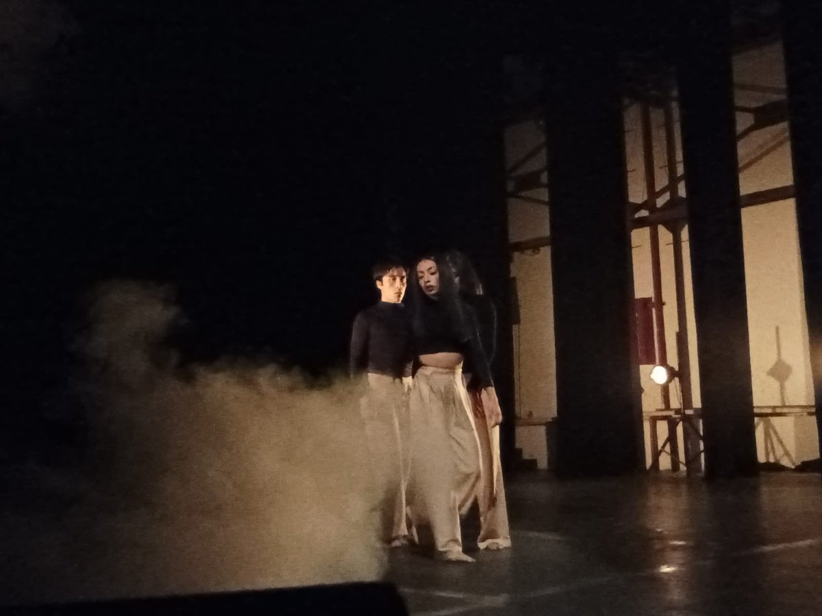 RevueltasDgo's tweet photo. Oda a Los Revueltas / Esto si es un final, Universidad de las artes en el Teatro Victoria🎭✨🤩👍🏻 https://t.co/e75ecLA0Pv
