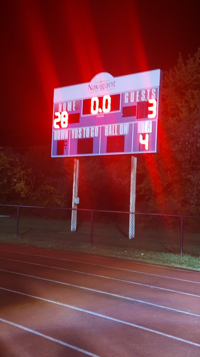 That's a wrap from Tucker 🏈⚓💪
<a href="/EricRueb/">Eric Rueb</a> <a href="/Branden_Mello/">Branden Mello</a> <a href="/BWMcGair03/">Brendan McGair</a> <a href="/EricBen24/">Eric Benevides</a> <a href="/gobluechs/">Cumberland High</a>