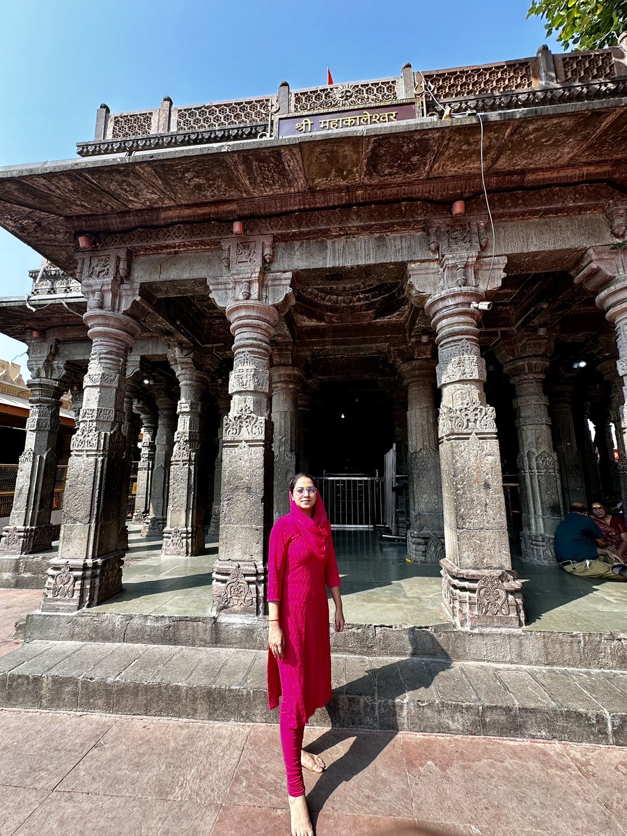 When going gets tough, Shiva calls you. Lucky to spend my birthday at one the pilgrims. Grateful for the tons of birthday wishes from the loved ones. Lucky to have y’all in my life ♥️

#Ujjain #mahakal #birthdaypost #grateful #shiva #india #travel #pilgrims #libra #20oct