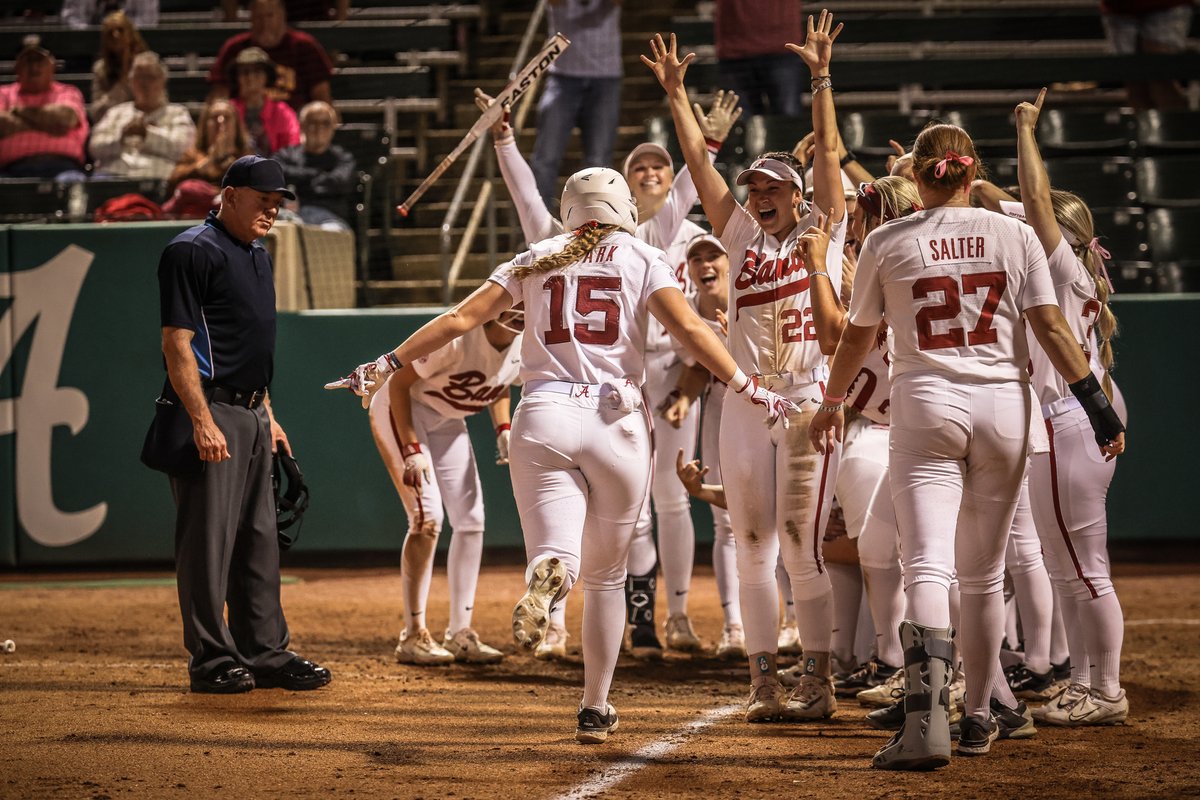 Have a day Kendal Clark! 4-for-4 with two home runs in game two

#Team28 #RollTide