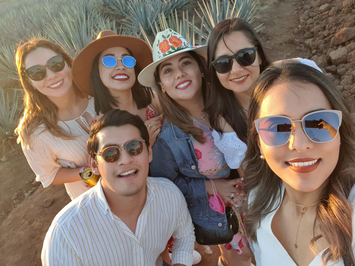ZelmaBaez's tweet photo. Tengo al mejor team 😍 #cocodrilas 
@AuraBaez @terequiintana @EleenaR0 @Jorgeelanda https://t.co/18NkbeT7H3
