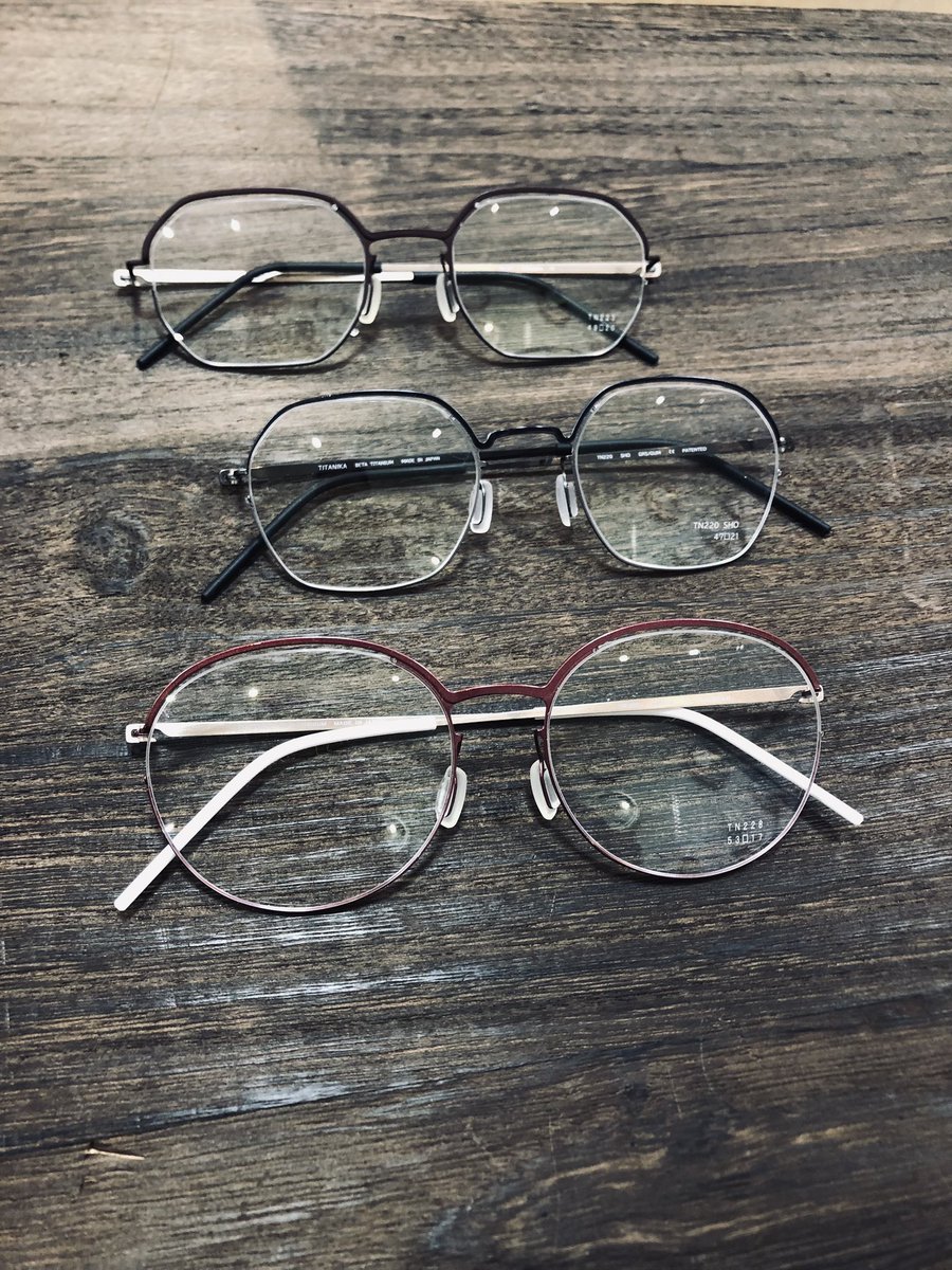 ichinosekiakita's tweet photo. YCONCEPT/TITANIKA
時代に左右されない引き算のデザイン
私たちの眼鏡に本当に必要なモノは何か
考え抜いた先にたどり着いた
かつてないほどのシンプルな眼鏡
掛けても良いのですが
ずっと眺めていられる
美さもあります
#眼鏡
#眼精疲労
#titanika
#yconcept
#JAPAN
#minimal
#akita
#eyewear https://t.co/mchuBaHMiV