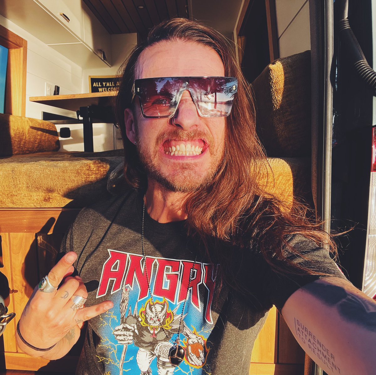 OnlyVans's tweet photo. 😡 Relaxing outside the van and ready for Sunday.  #AngryRuns #VanLife #OnlyVans #AngryVans 🚐🏴‍☠️ @KyleBrandt @gmfb @nfl #BillsMafia https://t.co/MQc7yPVPV6