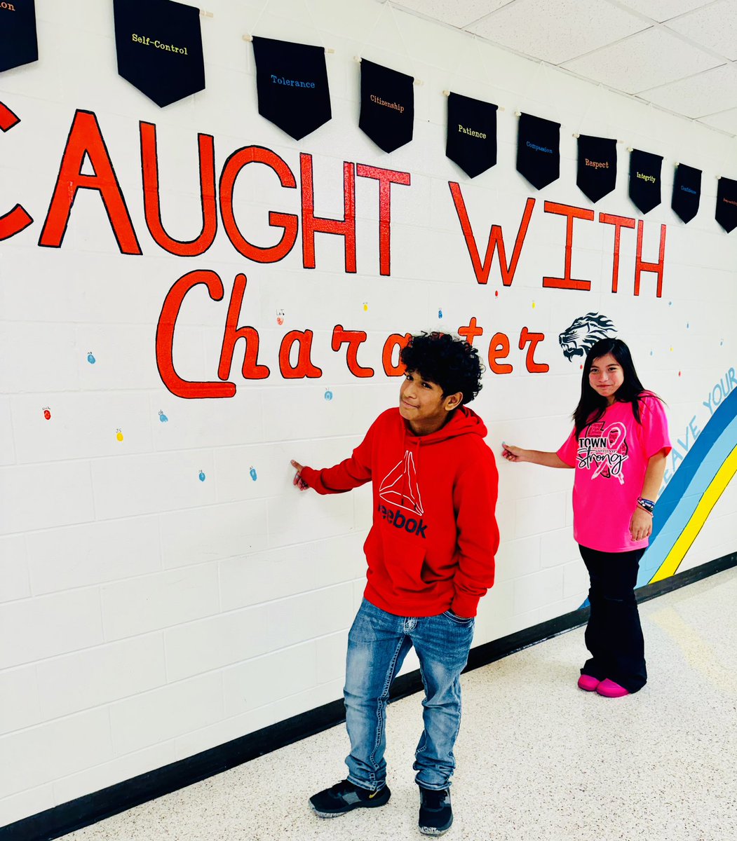 opnormanjrhigh's tweet photo. Congratulations to the four students who were honored this week for showing outstanding character!!! 🥳🥳🥳

Carson Haynes
Joshua Garcia
Joselyn Flores
Geovannie Vazquez

#OPNormanLoudandProud 
#FamilyandGoodThings
#BeTheDifference
#CarsonIs 
#JoshuaIs 
#JoselynIs 
#GeovannieIs https://t.co/aTuVBjdMLg