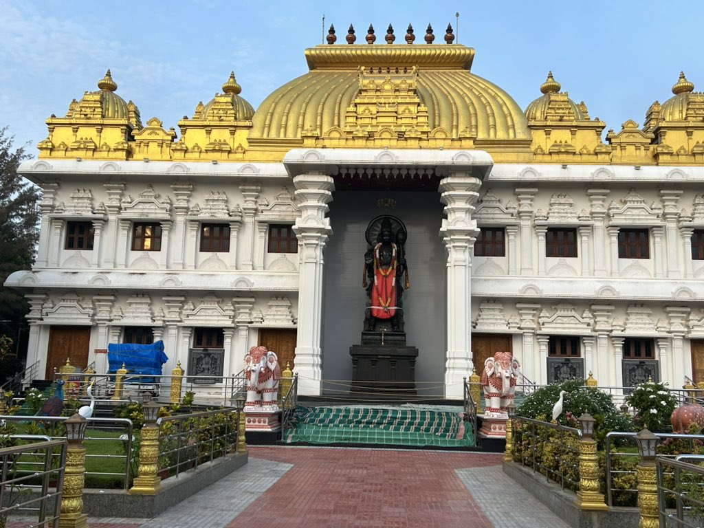 shimminextedu's tweet photo. “Doing well in God’s eyes is better than anything of this world.”

#Prayers
#temples
#places
#spiritualjourney
#placestovisit
#hanuman
#shivatemple
@vkendra https://t.co/wkd59lLVib