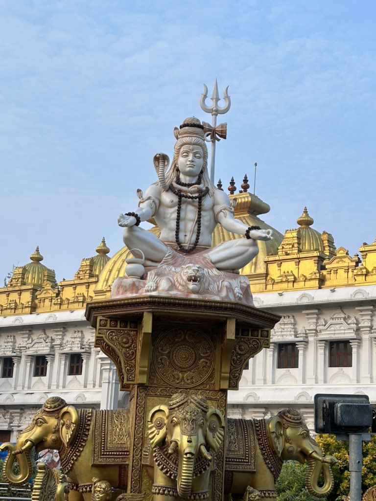 shimminextedu's tweet photo. “Doing well in God’s eyes is better than anything of this world.”

#Prayers
#temples
#places
#spiritualjourney
#placestovisit
#hanuman
#shivatemple
@vkendra https://t.co/wkd59lLVib